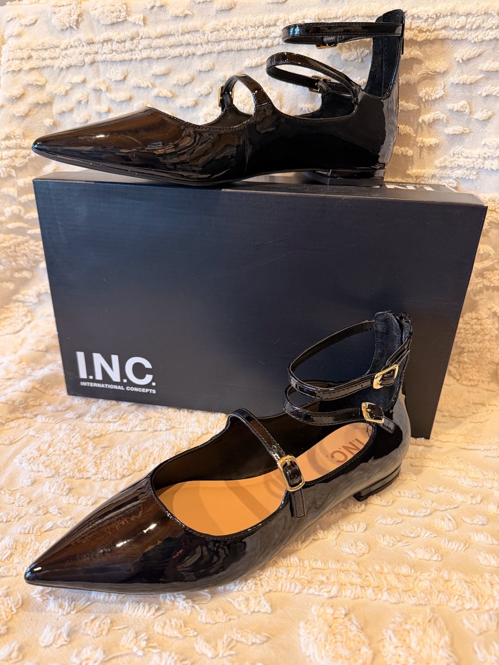 INC International Concepts Black Patent Pointed-Toe Double-Strap Flats 683